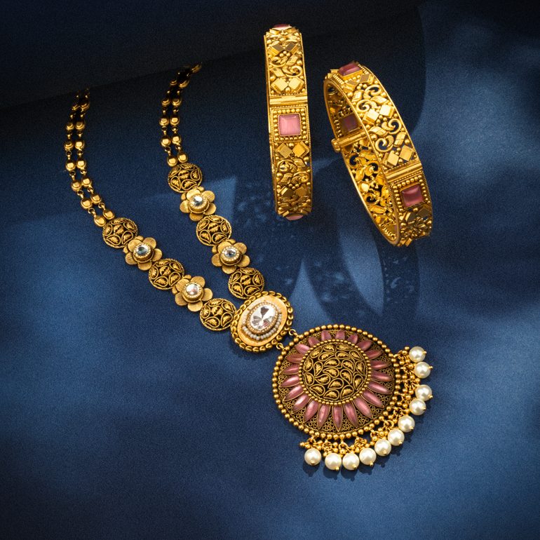 Vintage vs Modern jewellery: Which is right for you?